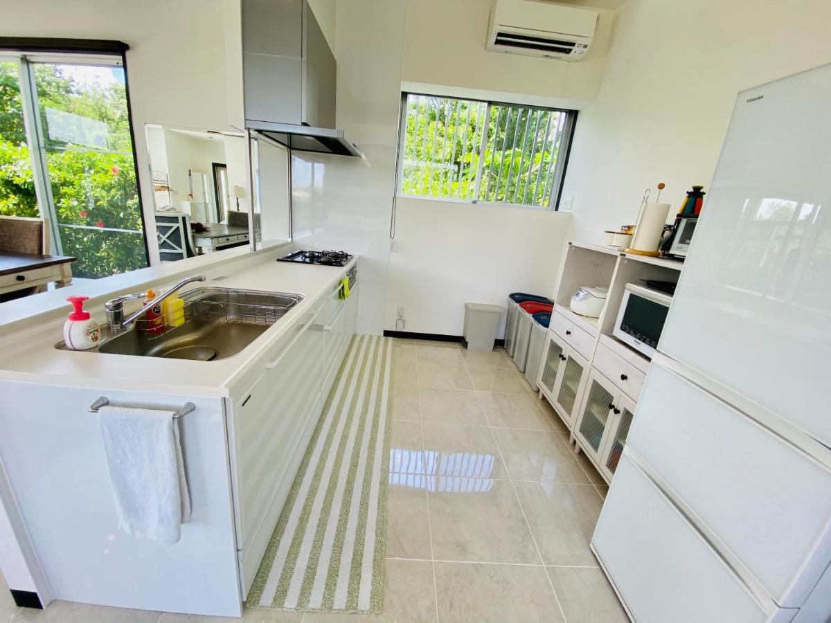 Palm Tree House Ishigaki - パームツリーハウス石垣 Hotel Exterior photo