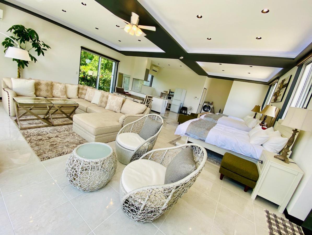 Palm Tree House Ishigaki - パームツリーハウス石垣 Hotel Exterior photo